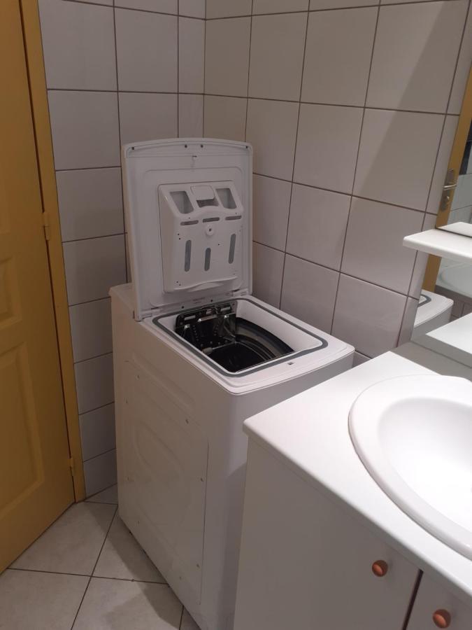 Appartement Rez De Chaussee Avec Terrasse Et Jardin Tence Exterior photo